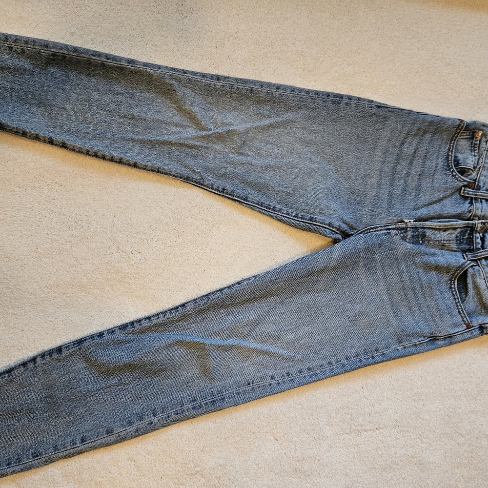 Levis "Wedgie"